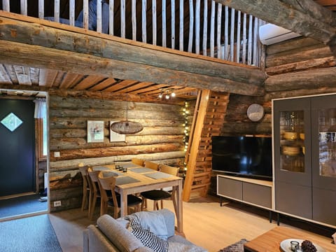 Communal lounge/ TV room, Dining area