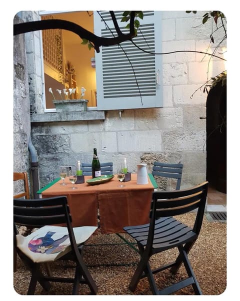 Séjour de charme au cœur de Tours avec extérieur Apartment in Tours