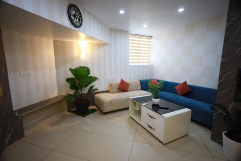 Property building, Lobby or reception, Seating area