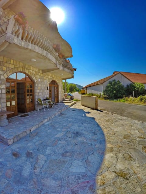Inner courtyard view