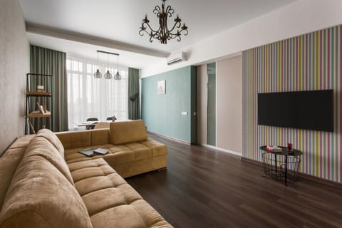 Bed, Living room
