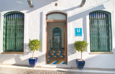 Facade/entrance