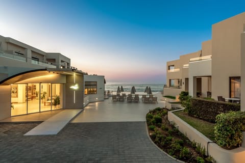 Property building, Balcony/Terrace, Garden view, Sea view