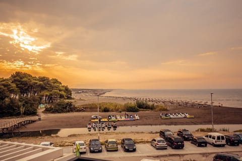 Nearby landmark, Natural landscape, Activities, Beach, Sea view