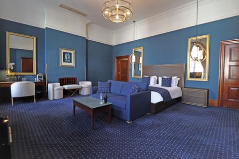 Bed, Photo of the whole room, Seating area, Bedroom