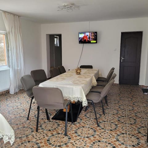 TV and multimedia, Living room, Dining area, Evening entertainment