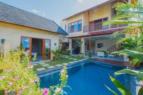 Property building, Swimming pool, Swimming pool