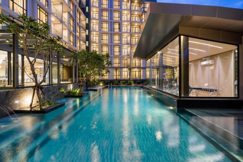 Swimming pool