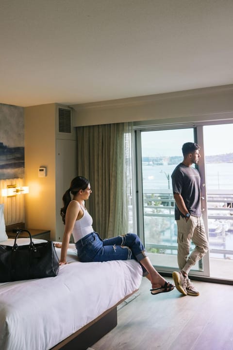 Bed, Natural landscape, View (from property/room), Balcony/Terrace, Bedroom