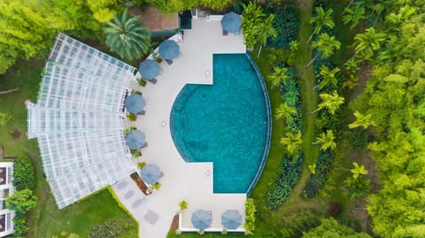 Property building, Swimming pool