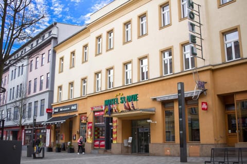 Facade/entrance