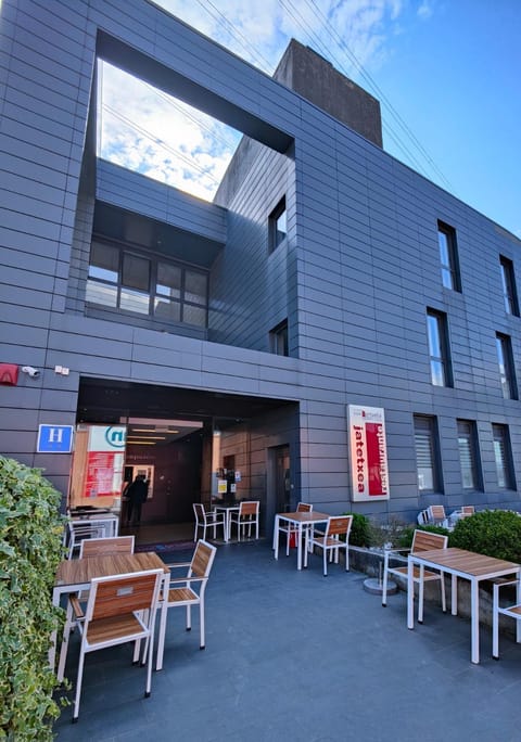 Property building, Balcony/Terrace, Banquet/Function facilities