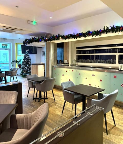 Communal lounge/ TV room