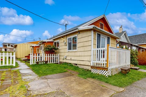 Dolphin 3 House in Rockaway Beach