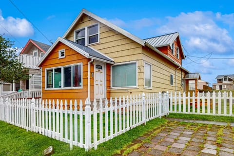Starfish 3 House in Rockaway Beach