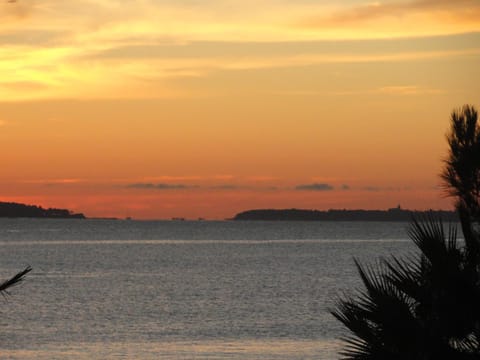Property building, Natural landscape, View (from property/room), Lake view, Sea view, Breakfast