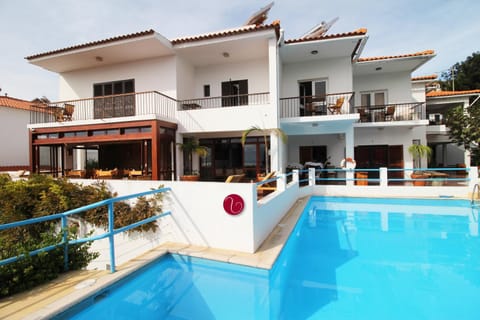 Property building, Swimming pool, Swimming pool