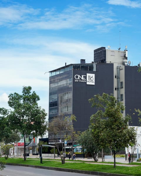 Property building, Facade/entrance