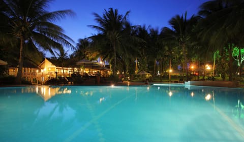 Swimming pool, Swimming pool