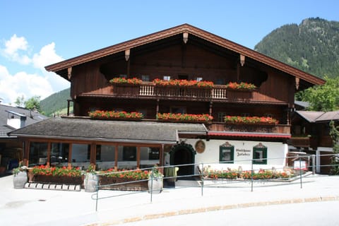 Property building, Day