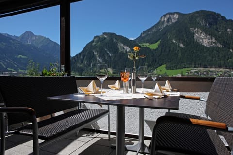 View (from property/room), Balcony/Terrace, Mountain view
