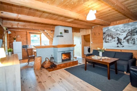 TV and multimedia, Living room, Seating area, flat iron