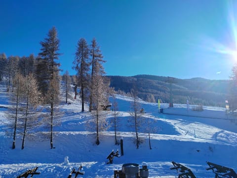 Property building, Restaurant/places to eat, Breakfast