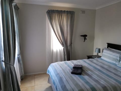 Serengeti Self Catering Units Bed and Breakfast in Cape Town