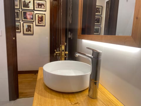 Edificio El Moderno, Vigo 1.902 Apartment in Vigo