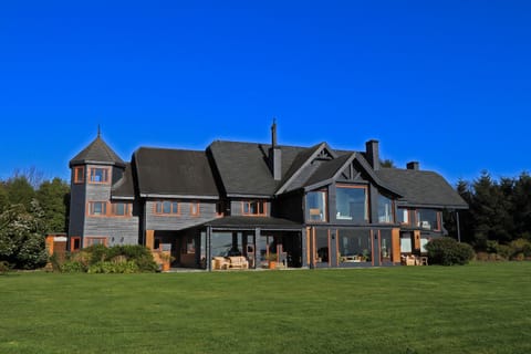 Property building, Patio, Staff, Restaurant/places to eat, Facade/entrance, Property logo or sign, Garden, View (from property/room), Balcony/Terrace, Other, Floor plan, On site, Landmark view, Area and facilities, Family, locker, VIP
