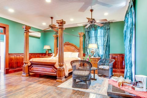 Colonial Suite @ Mahogany Hall Apartment hotel in Cayo District