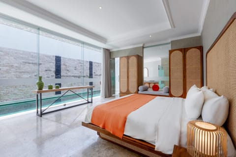 Bed, Photo of the whole room, Bedroom, Pool view, Swimming pool