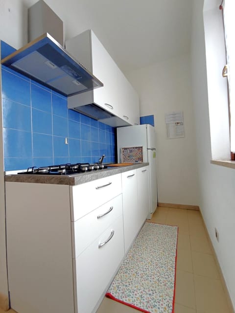 Kitchen or kitchenette, kitchen
