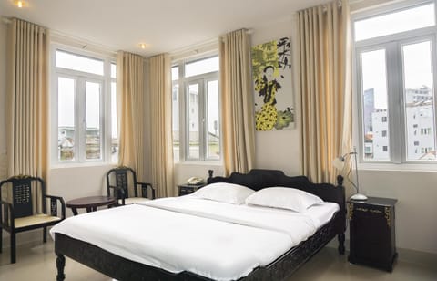 Nearby landmark, Restaurant/places to eat, Bed, Bird's eye view, Garden, Hot Spring Bath, View (from property/room), Balcony/Terrace, Living room, Photo of the whole room, Seating area, Beach, Bedroom, City view, Swimming pool, Sunset, bunk bed, Quiet street view, Inner courtyard view