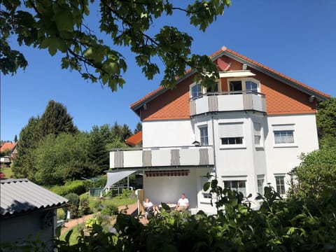 Property building, Garden, Balcony/Terrace