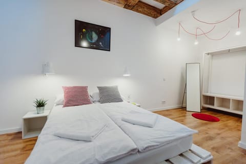 Bed, Other, Photo of the whole room, Decorative detail, Bedroom, Area and facilities