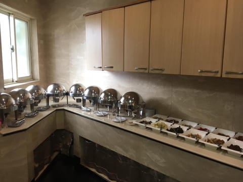 Restaurant/places to eat, Breakfast, Buffet breakfast