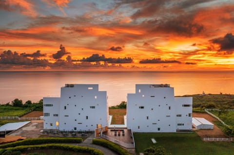 Property building, Patio, Day, Neighbourhood, Natural landscape, Sea view, Sunset