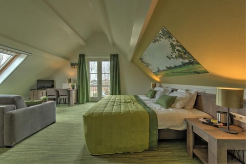 Seating area, Bedroom