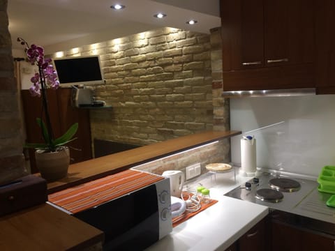 Night, Summer, Coffee/tea facilities, Kitchen or kitchenette, Photo of the whole room, Decorative detail, On site, Area and facilities, Location
