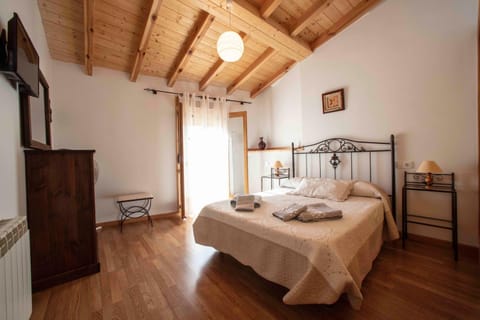 Bed, Area and facilities