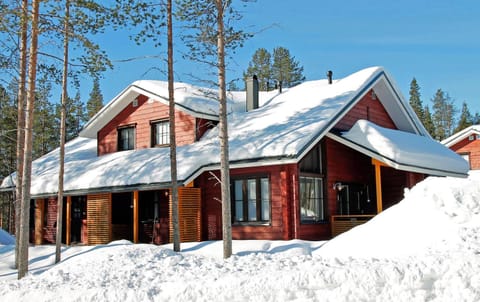 Facade/entrance, Winter
