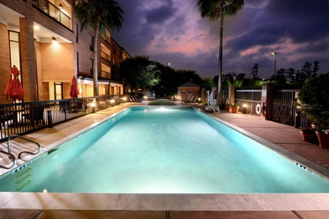 Swimming pool, Swimming pool