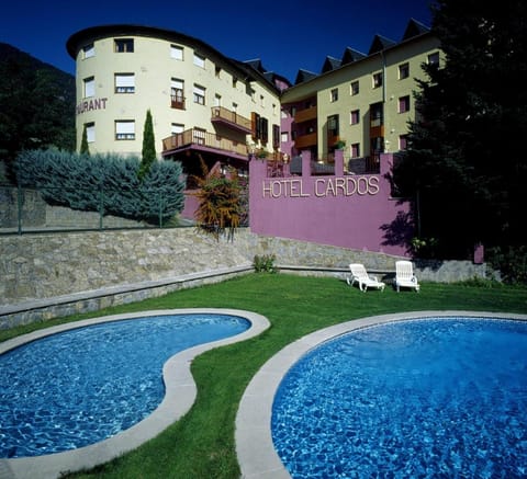 Property building, Garden, Swimming pool