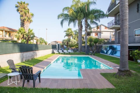 Property building, Swimming pool, Swimming pool