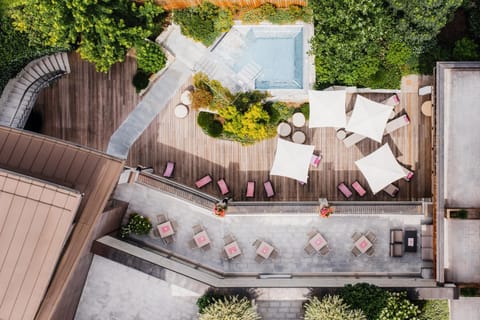 Property building, Swimming pool