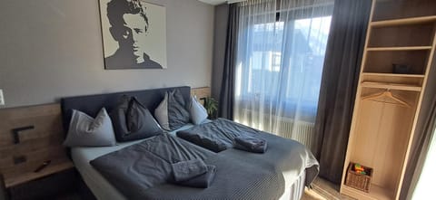 Bed, Bedroom, wardrobe
