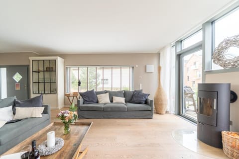 Ostsee - Reetdachhaus Nr 11 "NEWPORT" im Strand Resort House in Heiligenhafen