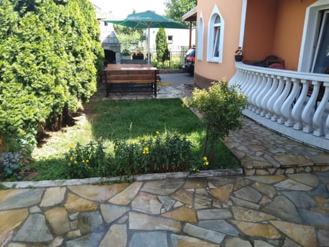 Patio, Garden