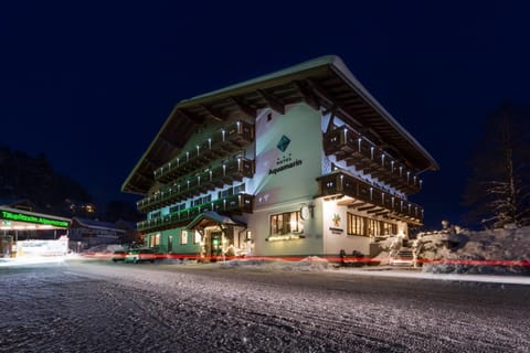 Property building, Night, Bird's eye view, Winter, Location, Parking